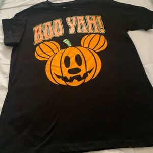 Disney Mickey Mouse Halloween tee shirt. Men’s small